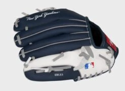 Rawlings New York Yankees 10-Inch Team Logo Glove 9 Rawlings New York Yankees 10-Inch Team Logo Glove -Baseball Equipment Select Stores 22000030111 3